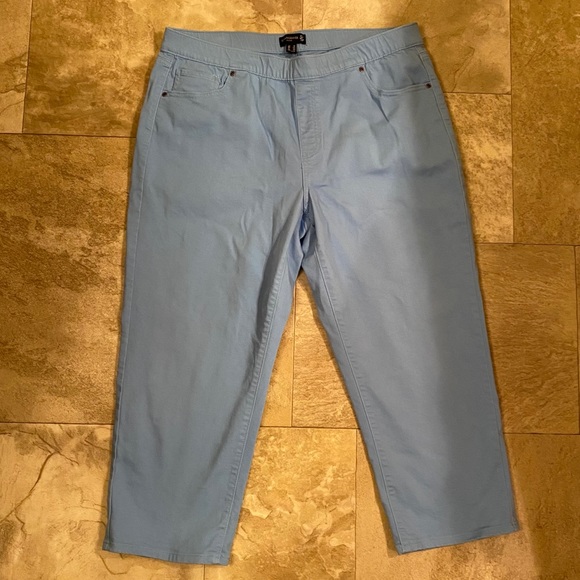 Susan Graver Stretch Twill Pull-on Capri Pants - Picture 2 of 8